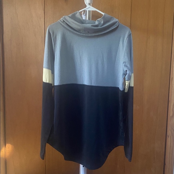 NFL New Orleans Saints Women's Nike Dri-Fit Long Sleeve Shirt  NWT Size Medium - Picture 3 of 11